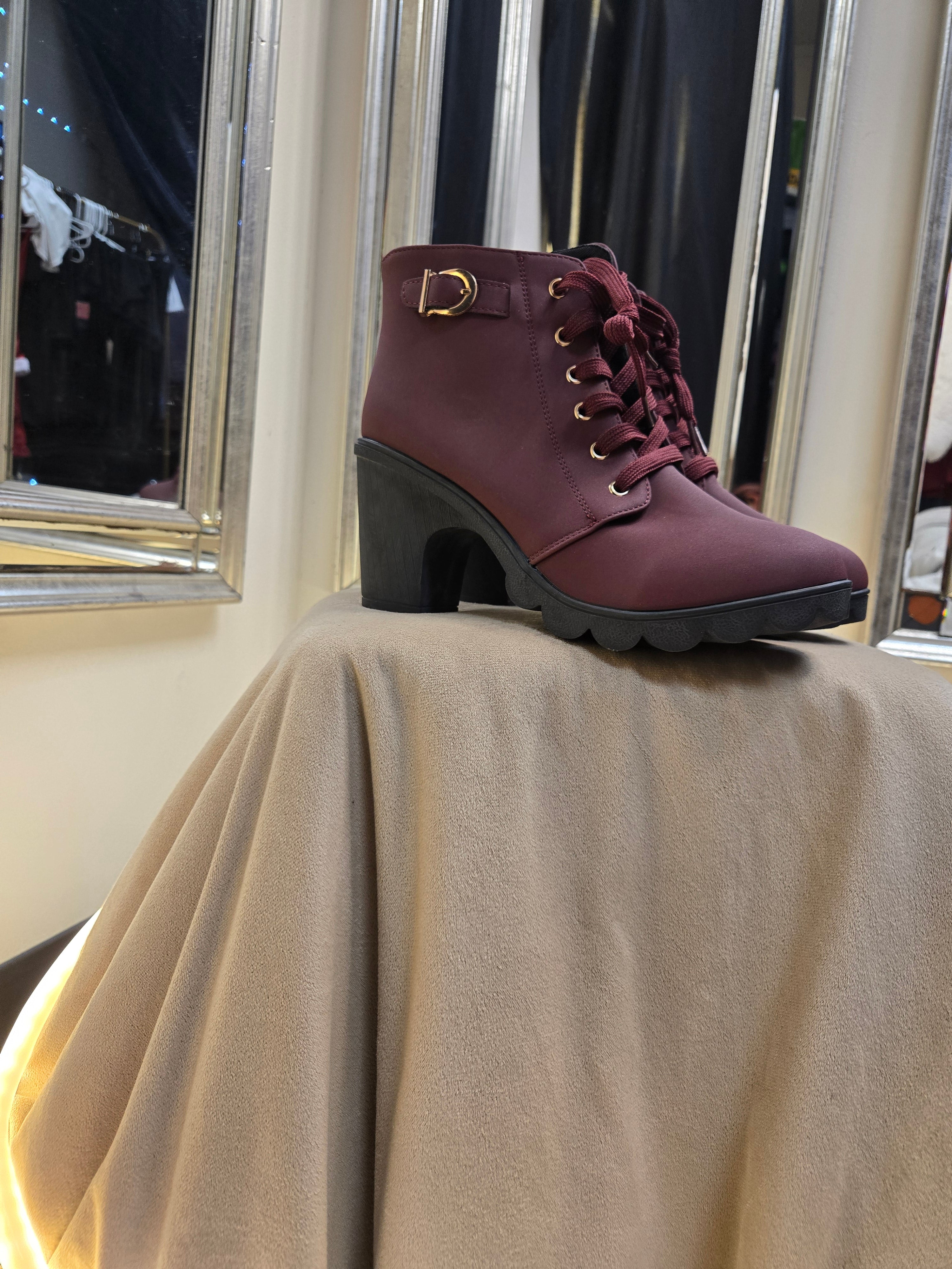 Structured Heel Boot